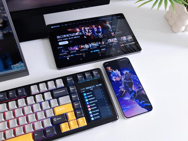 蛛L99带您解锁机械键盘新形态开元棋牌app触控大屏加持狼(图2)